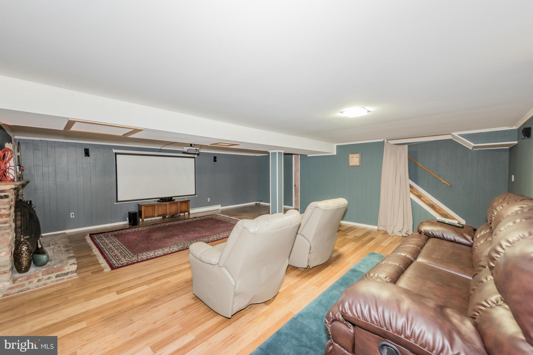 152 Dundee Road Severna Park, MD 21146 - Photo 23 of 29 Family Room