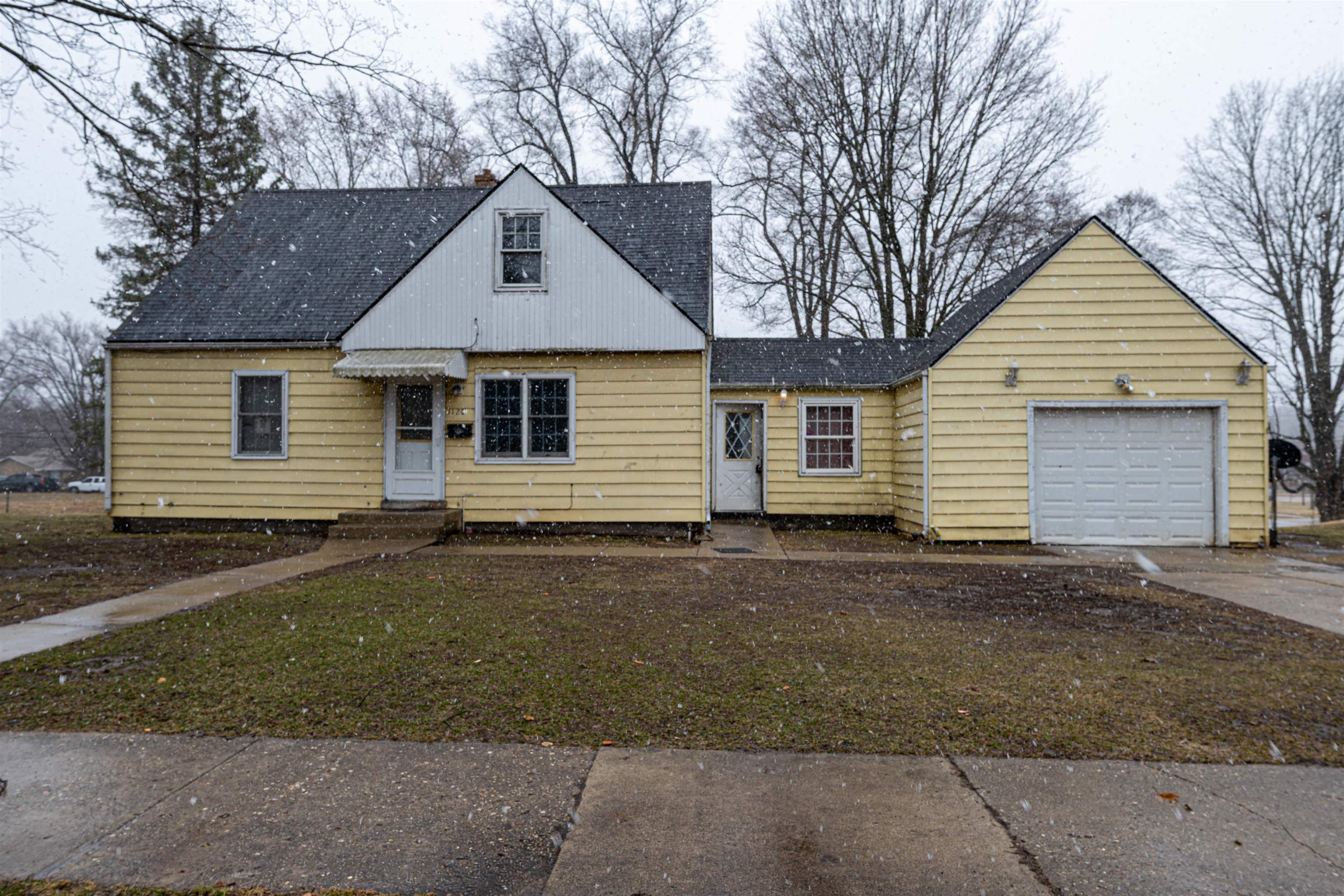 1120 Ogilby Road Rockford, IL 61102 - Photo 1 of 23