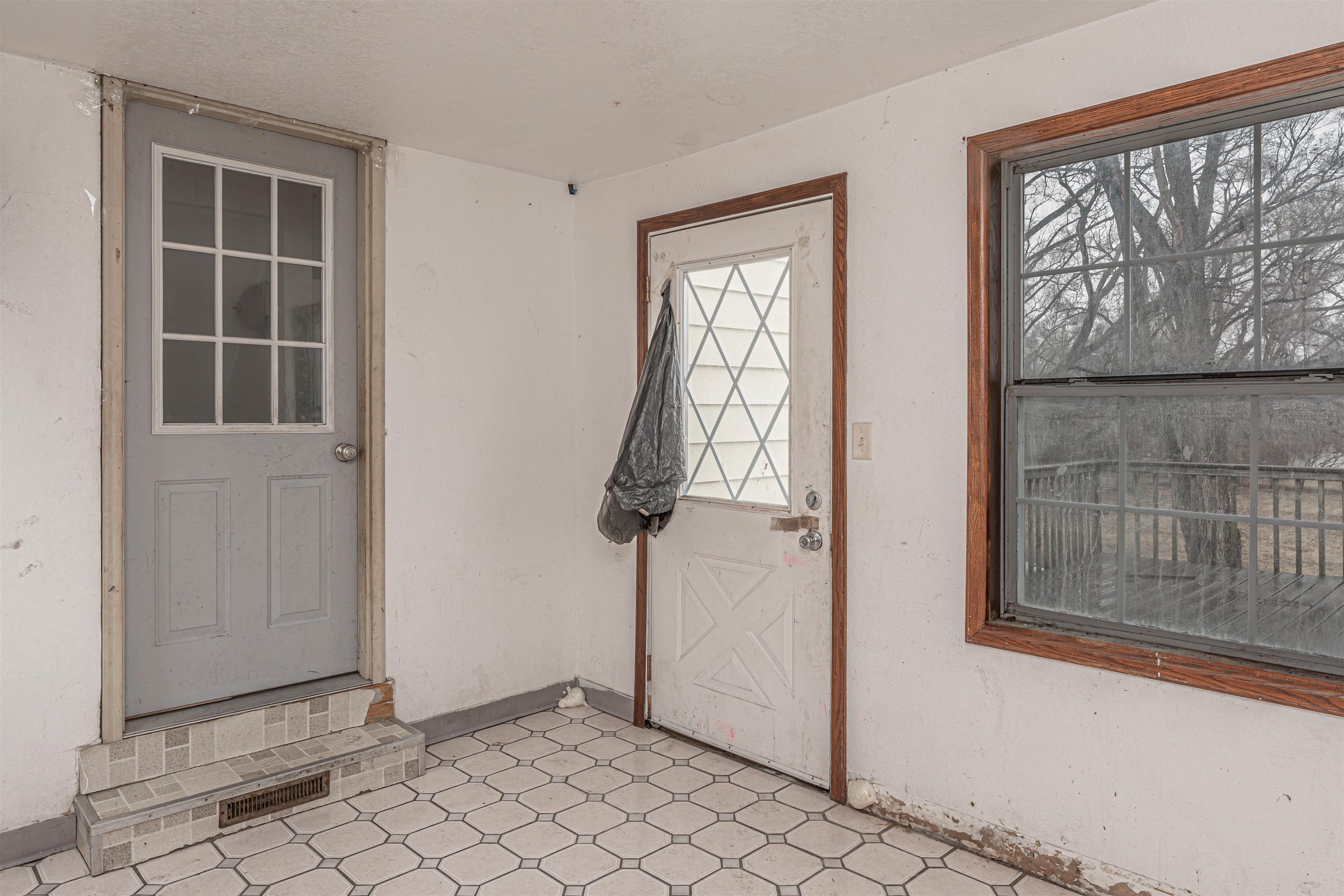 1120 Ogilby Road Rockford, IL 61102 - Photo 3 of 23