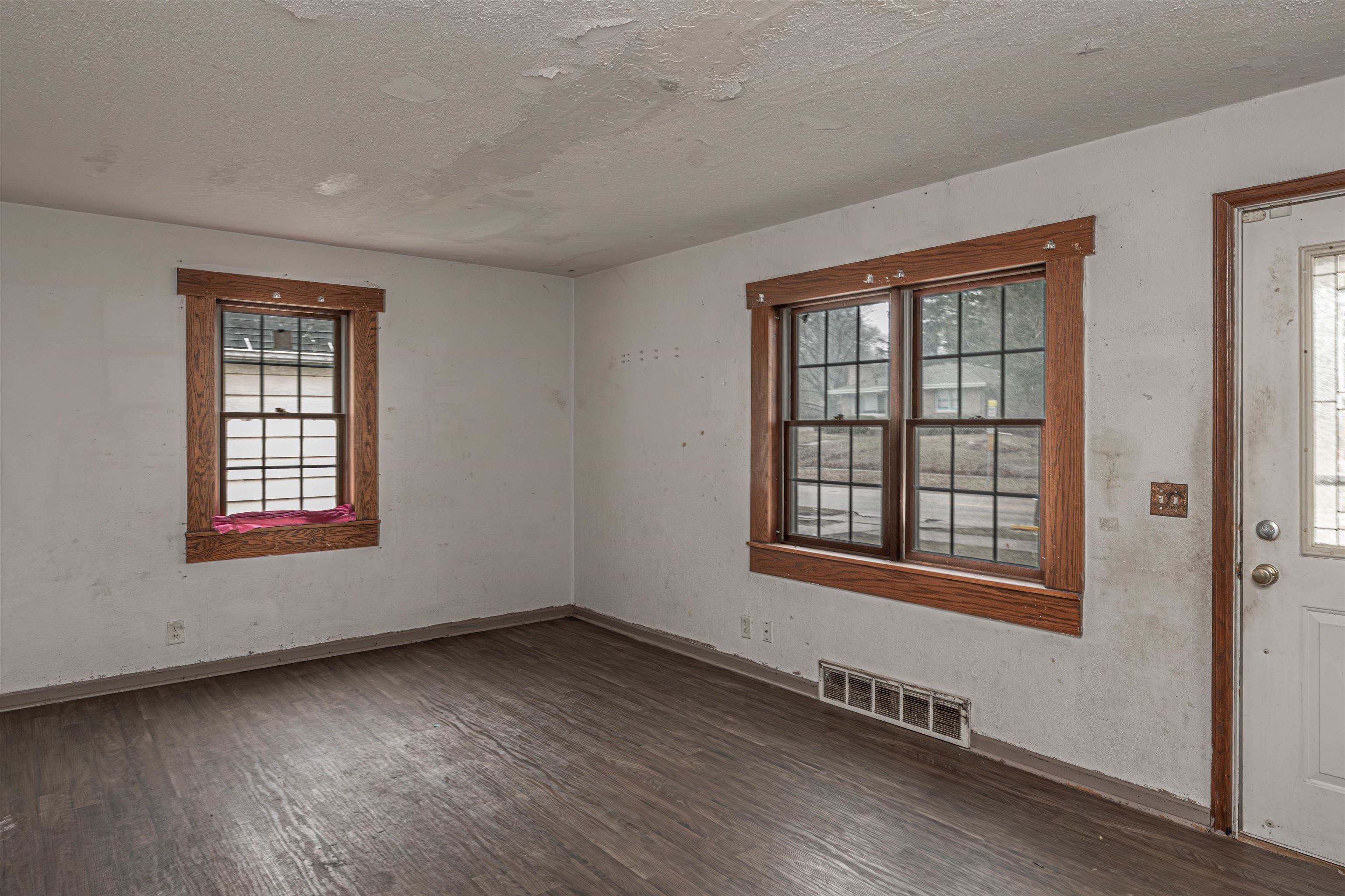 1120 Ogilby Road Rockford, IL 61102 - Photo 7 of 23