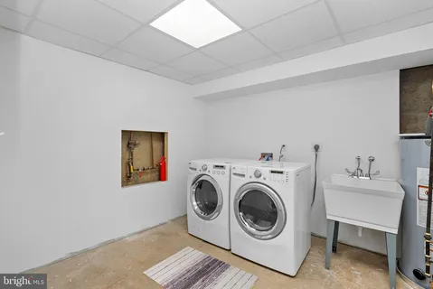 $800,000 | 105 Country Road, Sterling, VA 20165