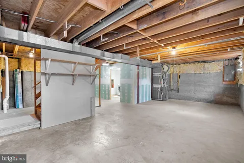 $800,000 | 105 Country Road, Sterling, VA 20165