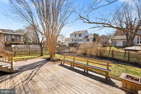 $800,000 | 105 Country Road, Sterling, VA 20165