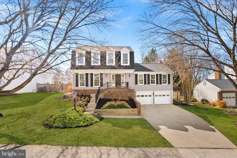 $800,000 | 105 Country Road, Sterling, VA 20165