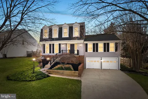 $800,000 | 105 Country Road, Sterling, VA 20165