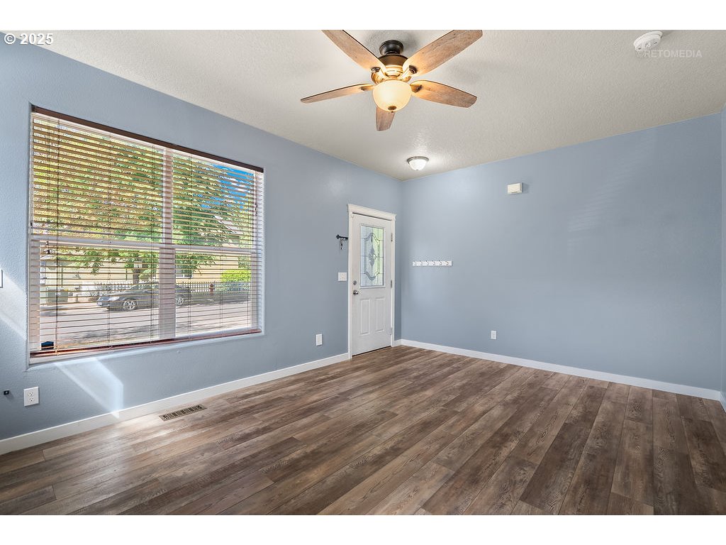 2820 23rd Place Forest Grove, OR 97116 - Photo 4 of 45