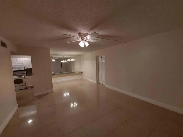 $1,850 | 201 Foxtail Drive, Unit G1, Greenacres, FL 33415