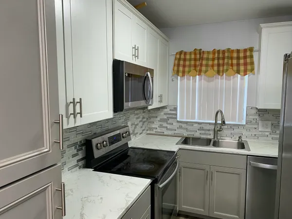 $1,550 | 6890 Royal Palm Boulevard, Unit 209H, Margate, FL 33063