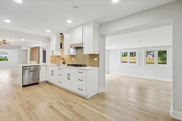 $699,900 | 303 Cedarbrook Road, Naperville, IL 60565