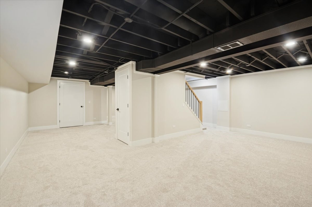 303 Cedarbrook Road Naperville, IL 60565 - Photo 28 of 30 a view of empty room