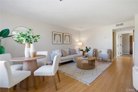 $615,000 | 409 Utica Avenue, Unit D34, Huntington Beach, CA 92648