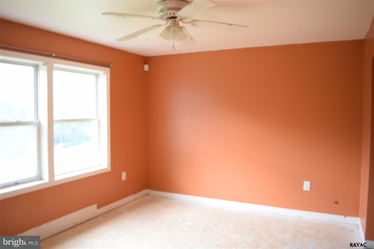 2909 Pentland Road Spring Grove, PA 17362 - Photo 13 of 28