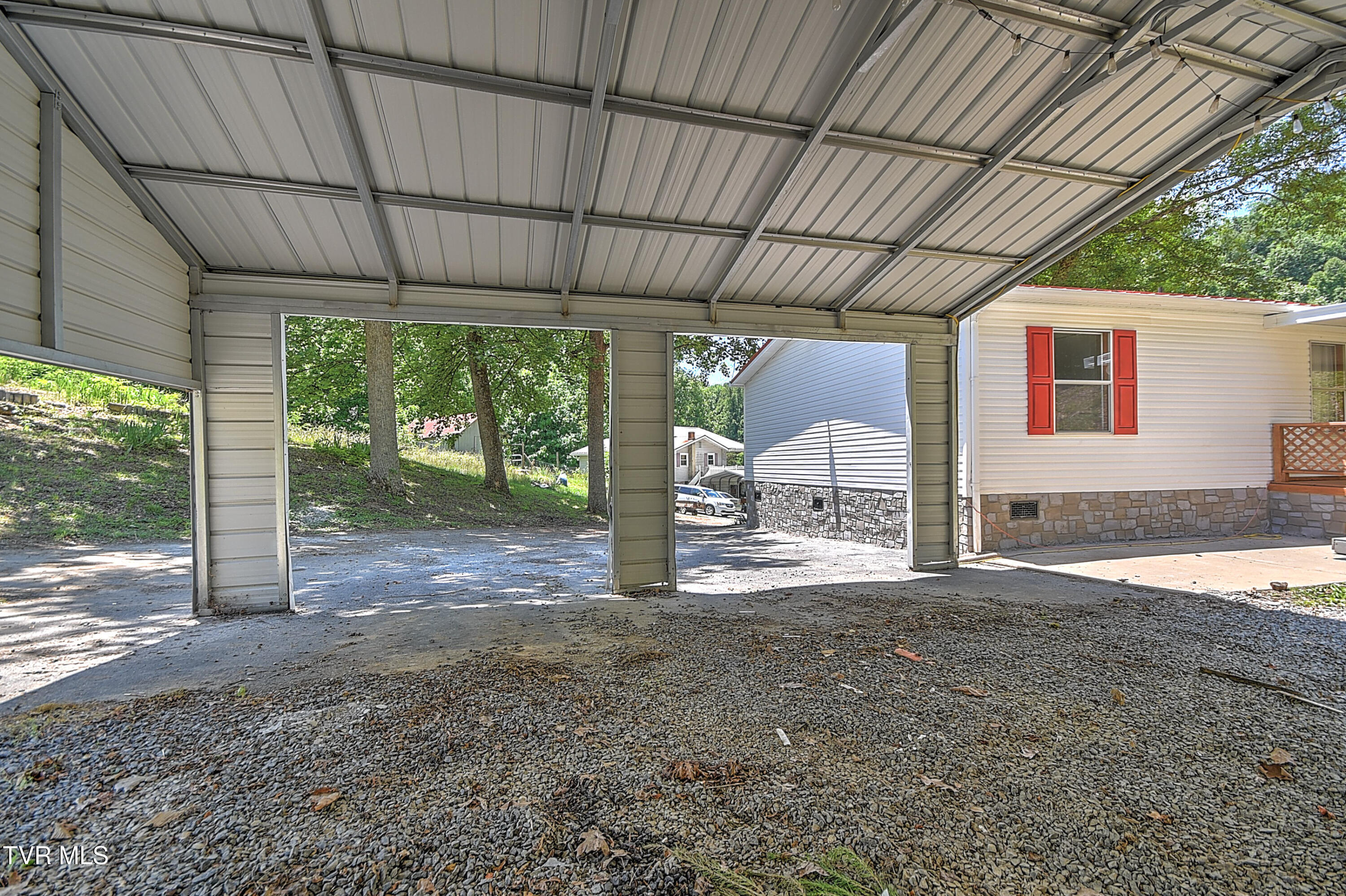 384 Johnson Hollow Road Blountville, TN 37617 - Photo 36 of 42 384 Johnson Hollow GUnit-52