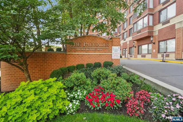 $365,000 | 100 Old Palisade Road, Unit L7, Fort Lee, NJ 07024