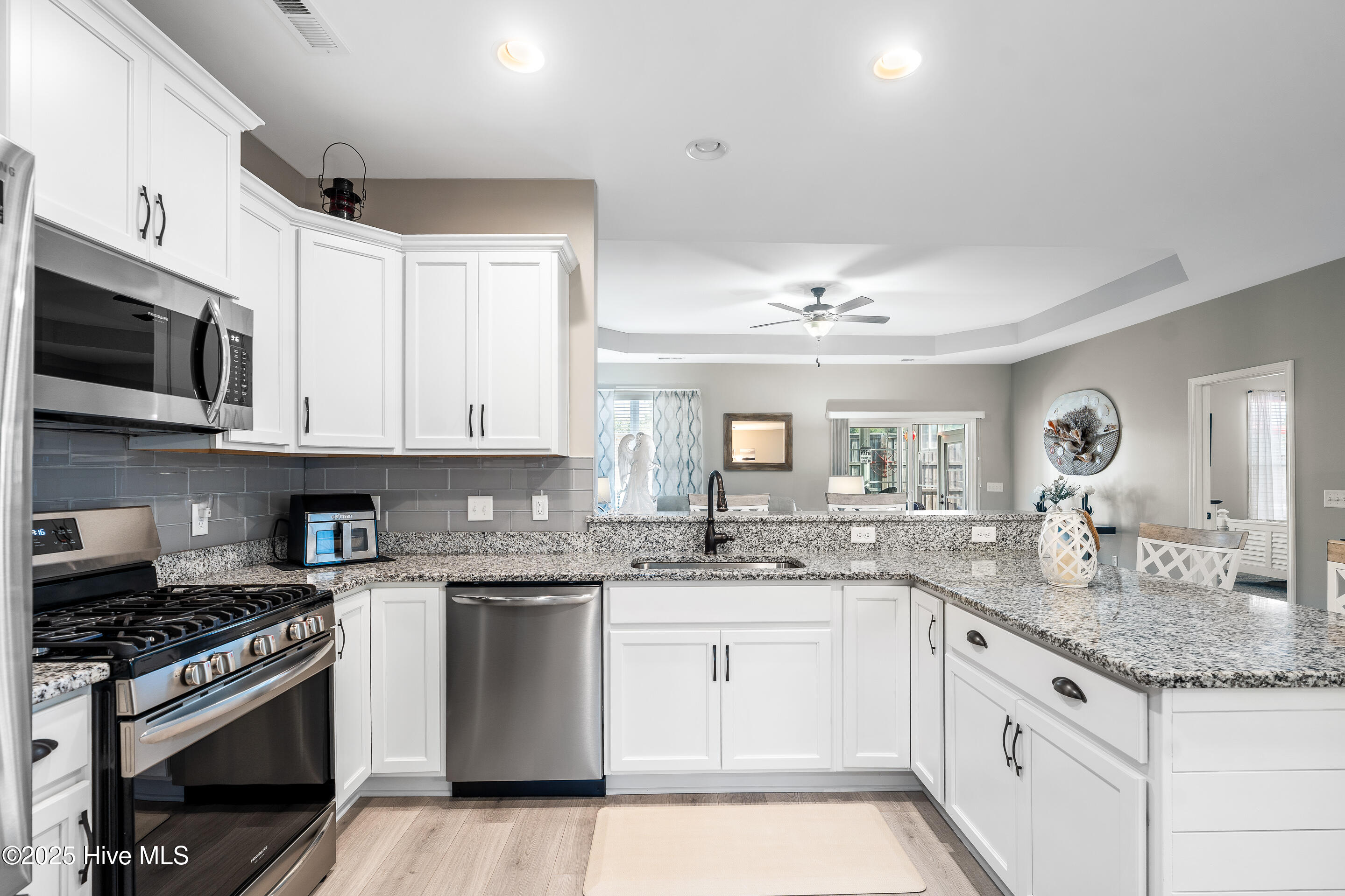 6484 Pinnacle Point Winnabow, NC 28479 - Photo 11 of 36 Kitchen