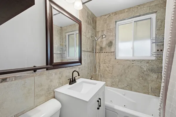 $2,495 | 2506 Rusty Drive, Des Plaines, IL 60018