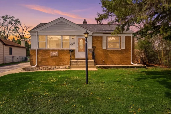 $2,495 | 2506 Rusty Drive, Des Plaines, IL 60018