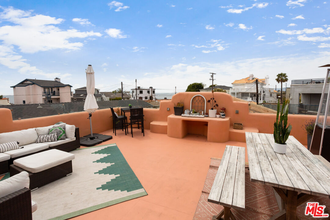 7137 Trask Avenue Playa del Rey, CA 90293 - Photo 28 of 46 a view of a terrace with furniture