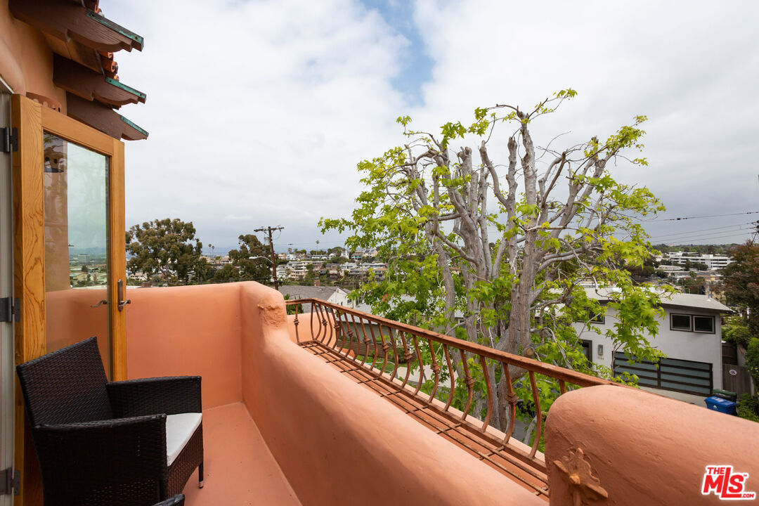 7137 Trask Avenue Playa del Rey, CA 90293 - Photo 31 of 46 a view of balcony with furniture