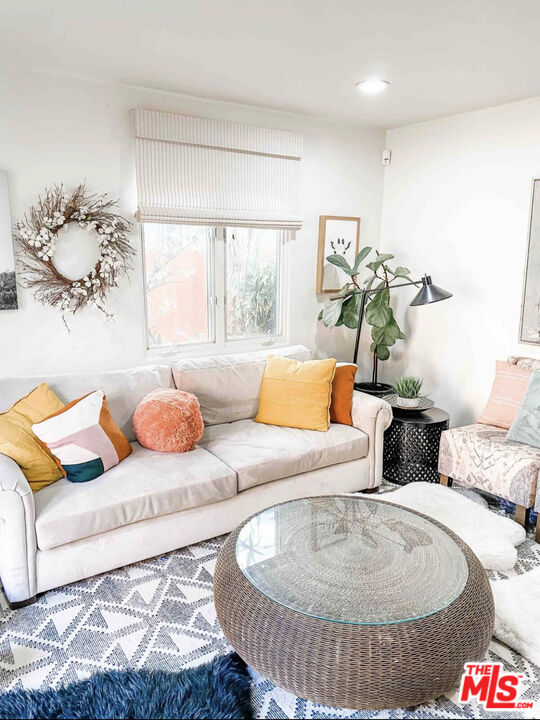 7137 Trask Avenue Playa del Rey, CA 90293 - Photo 46 of 46 a living room with furniture and a large window