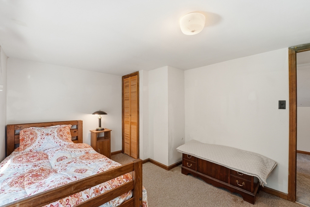 272 Prospect Avenue West Springfield, MA 01089 - Photo 27 of 39