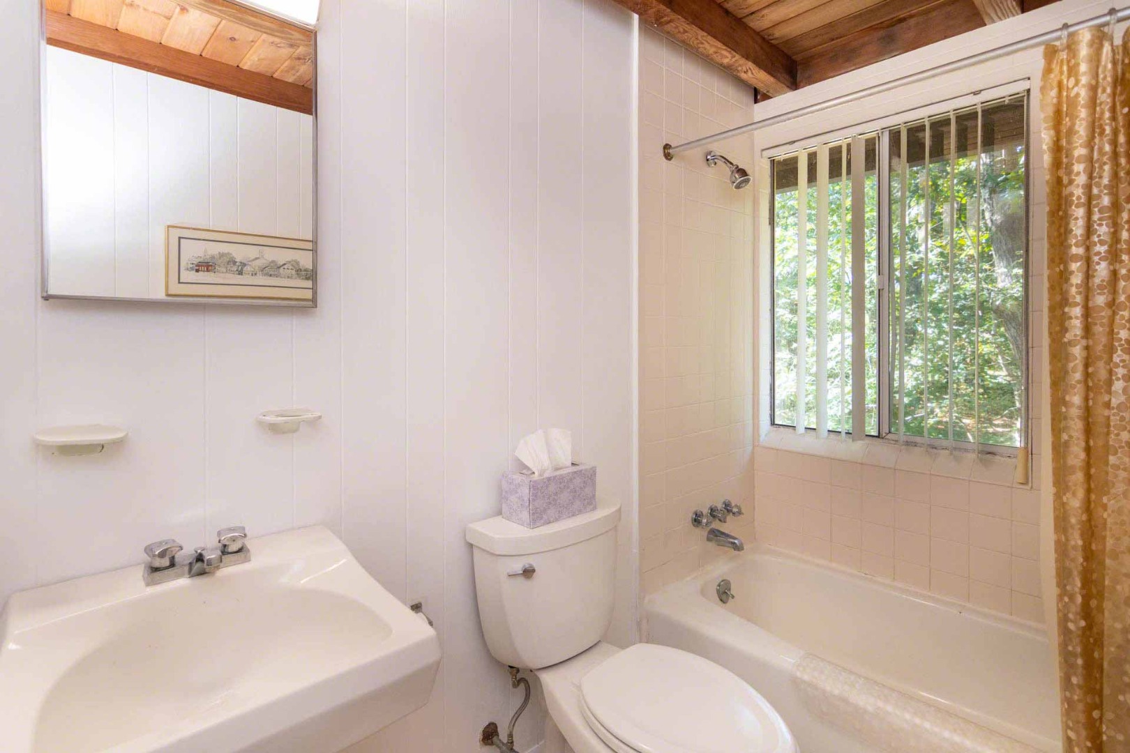 16 Kent Harbor Road Edgartown, MA 02539 - Photo 20 of 35 a bathroom with a sink toilet and shower