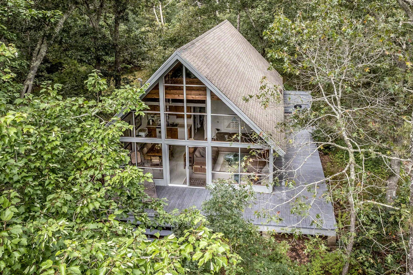 16 Kent Harbor Road Edgartown, MA 02539 - Photo 8 of 35 an aerial view of a house