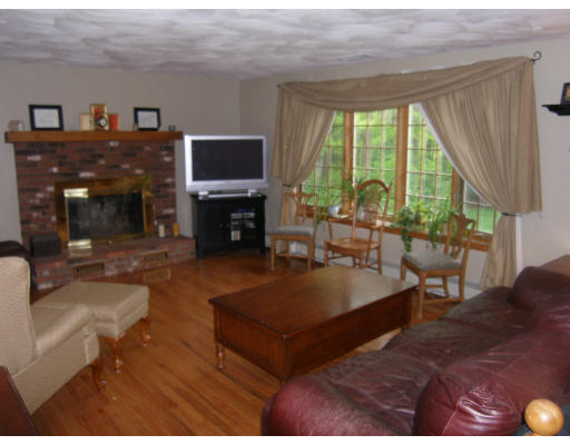 325 Westboro Road Upton, MA 01568 - Photo 3 of 12