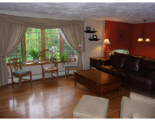 325 Westboro Road Upton, MA 01568 - Photo 4 of 12