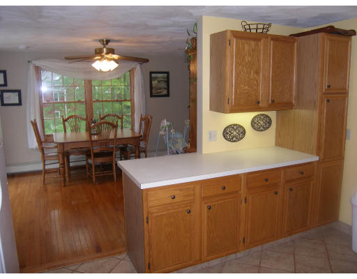 325 Westboro Road Upton, MA 01568 - Photo 6 of 12