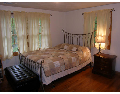 325 Westboro Road Upton, MA 01568 - Photo 8 of 12