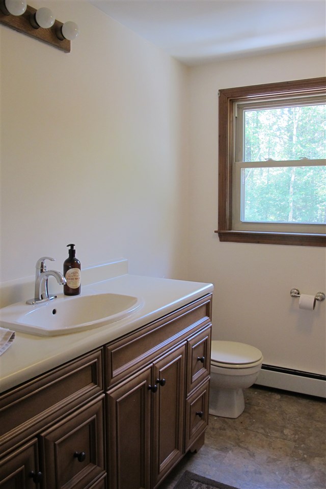 13 Ham Road Raymond, NH 03077 - Photo 12 of 25 Gallery Image 12