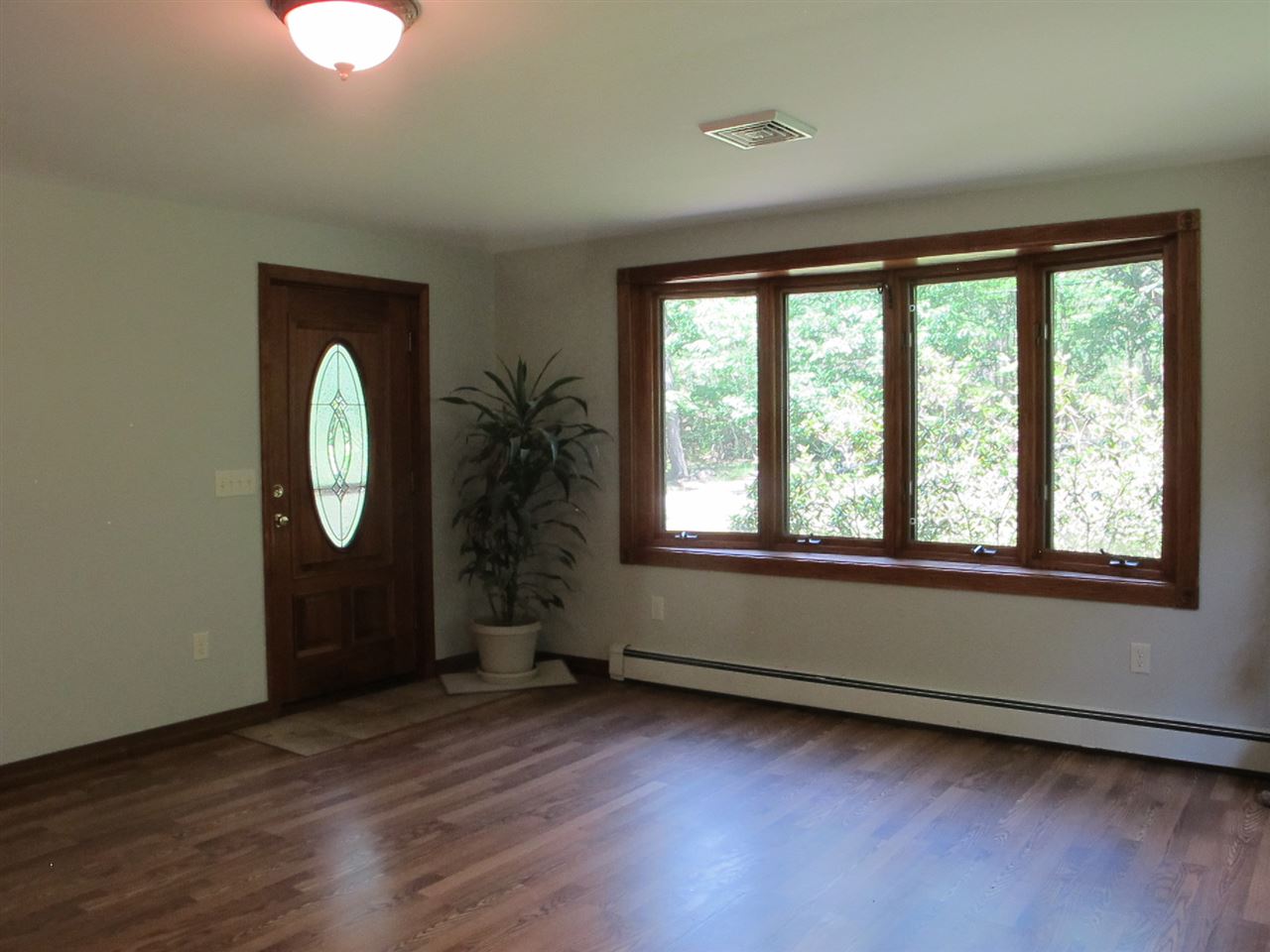 13 Ham Road Raymond, NH 03077 - Photo 5 of 25 Gallery Image 5