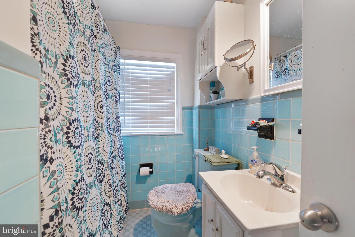 422 East Rodgers Street Ridley Park, PA 19078 - Photo 18 of 27 bath