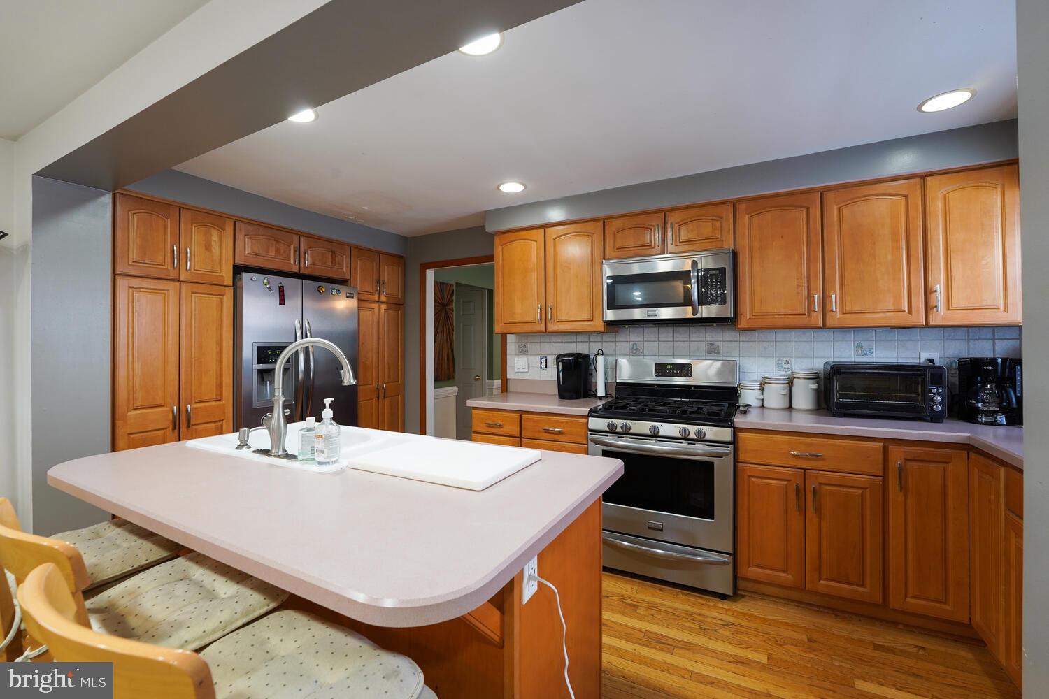 422 East Rodgers Street Ridley Park, PA 19078 - Photo 10 of 27 kitchen