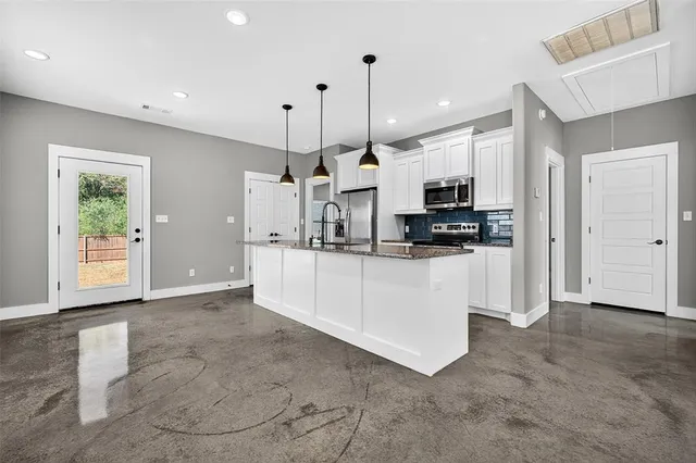 $1,500 | 1507 South 7th Avenue, Denison, TX 75021