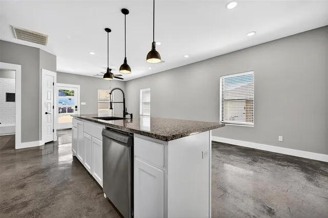 $1,500 | 1507 South 7th Avenue, Denison, TX 75021