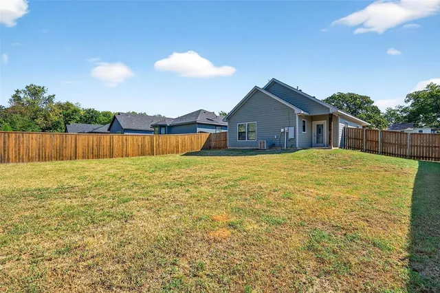 $1,500 | 1507 South 7th Avenue, Denison, TX 75021
