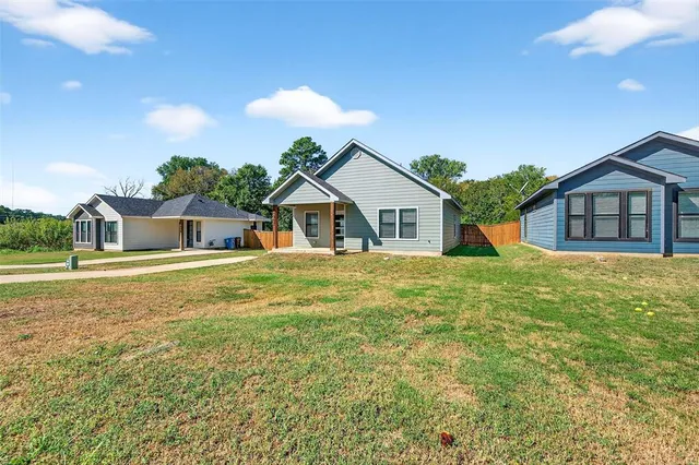 $1,500 | 1507 South 7th Avenue, Denison, TX 75021