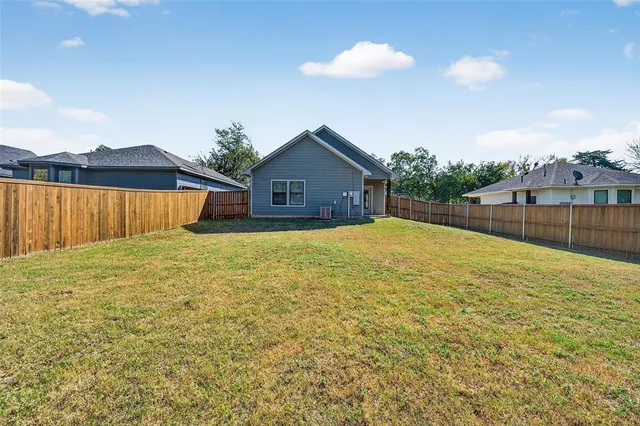 $1,500 | 1507 South 7th Avenue, Denison, TX 75021