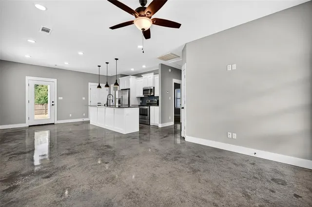 $1,500 | 1507 South 7th Avenue, Denison, TX 75021