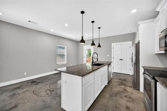 $1,500 | 1507 South 7th Avenue, Denison, TX 75021