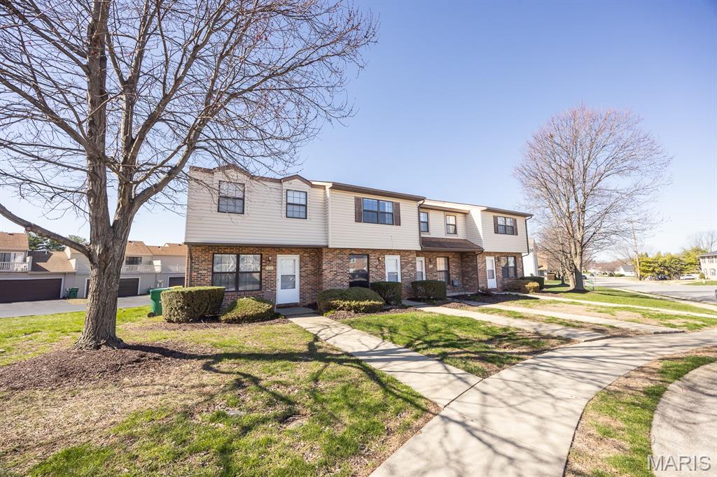 411 Donna Drive O'Fallon, IL 62269 - Photo 2 of 22