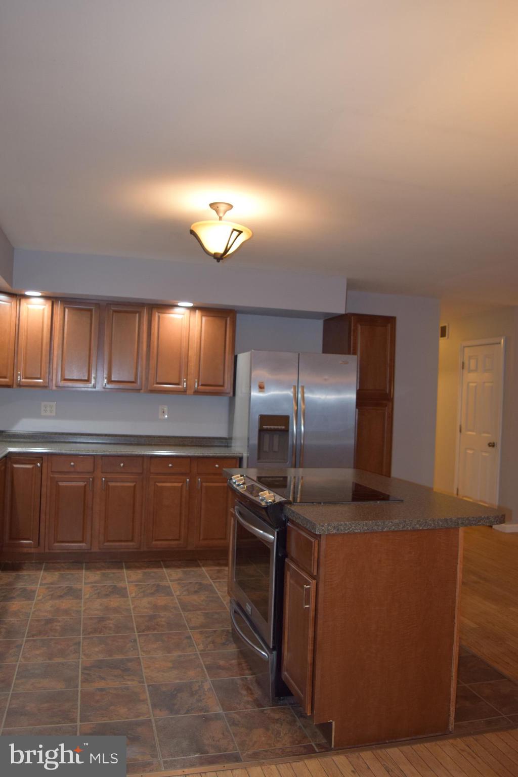 7793 East Shore Road Pasadena, MD 21122 - Photo 11 of 34 Gallery Image 11