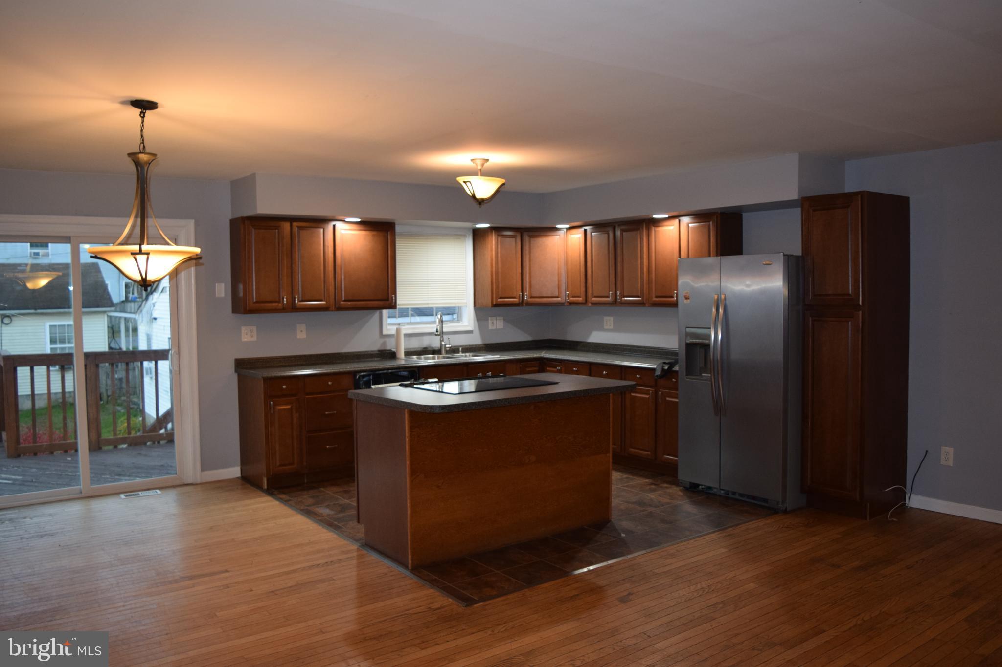 7793 East Shore Road Pasadena, MD 21122 - Photo 6 of 34 Gallery Image 6