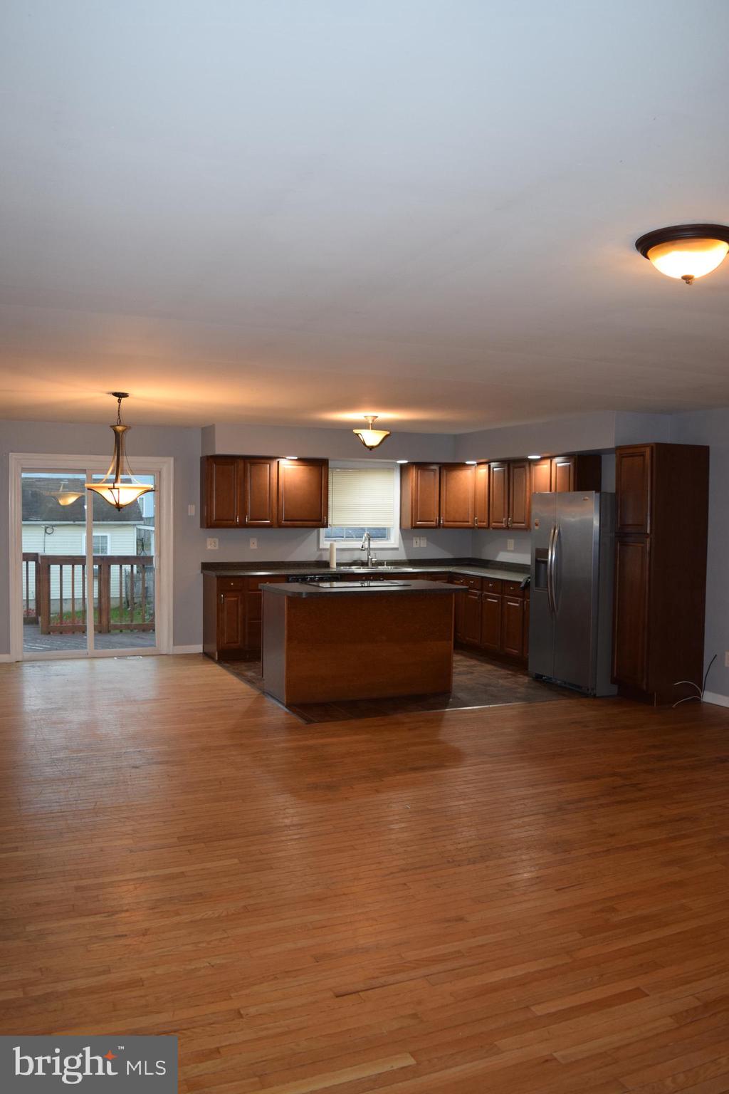 7793 East Shore Road Pasadena, MD 21122 - Photo 7 of 34 Gallery Image 7