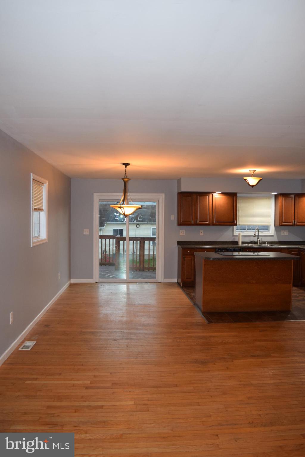 7793 East Shore Road Pasadena, MD 21122 - Photo 8 of 34 Gallery Image 8