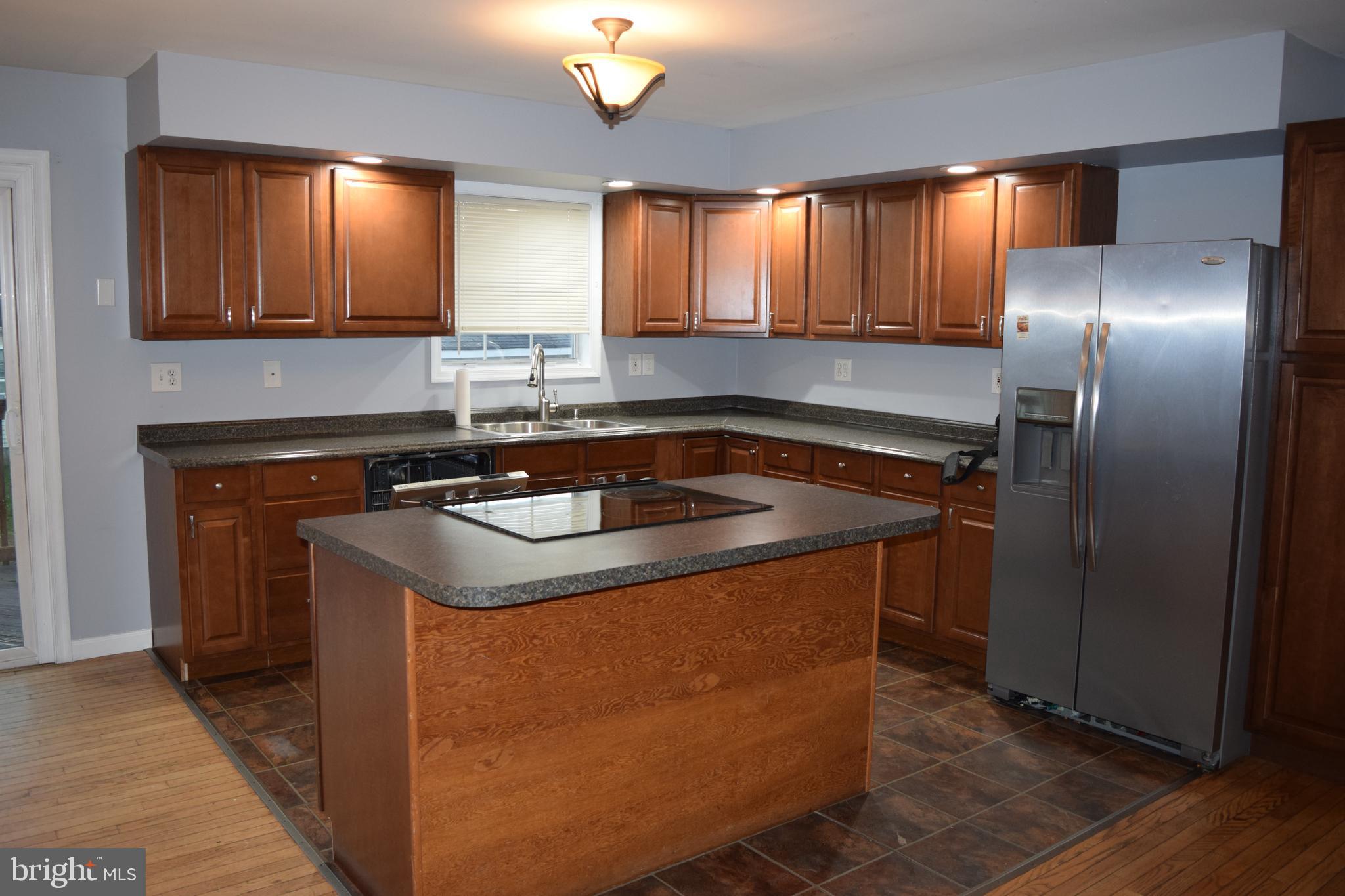 7793 East Shore Road Pasadena, MD 21122 - Photo 9 of 34 Gallery Image 9