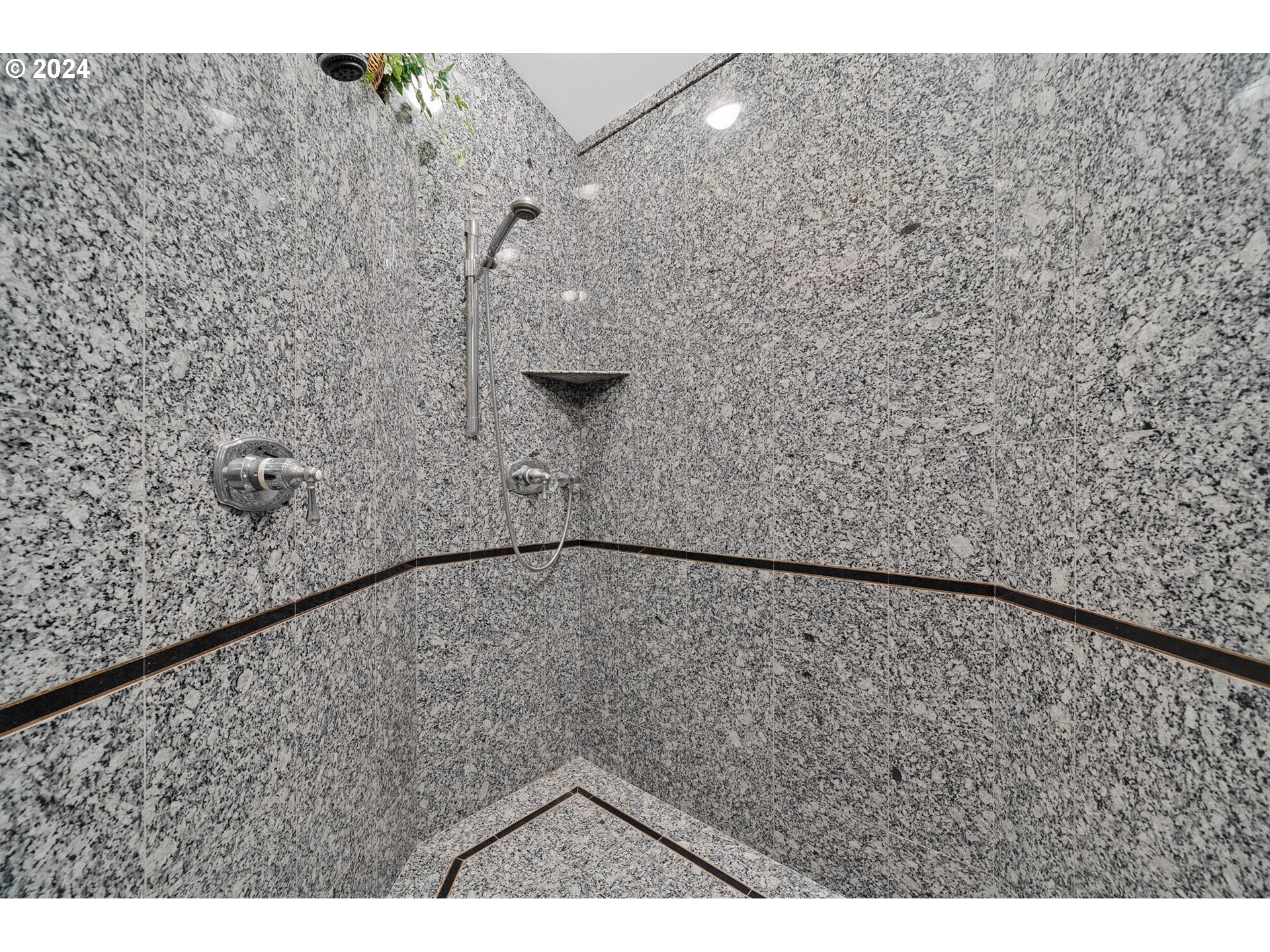 11250 Whiskey Creek Road Tillamook, OR 97141 - Photo 33 of 48 a bathroom with a shower