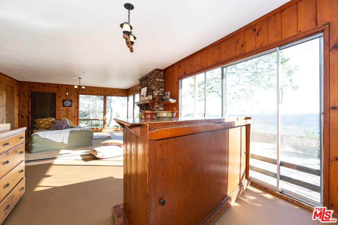 988 West Avenue 37 Los Angeles, CA 90065 - Photo 30 of 53 a very nice looking room with a large window